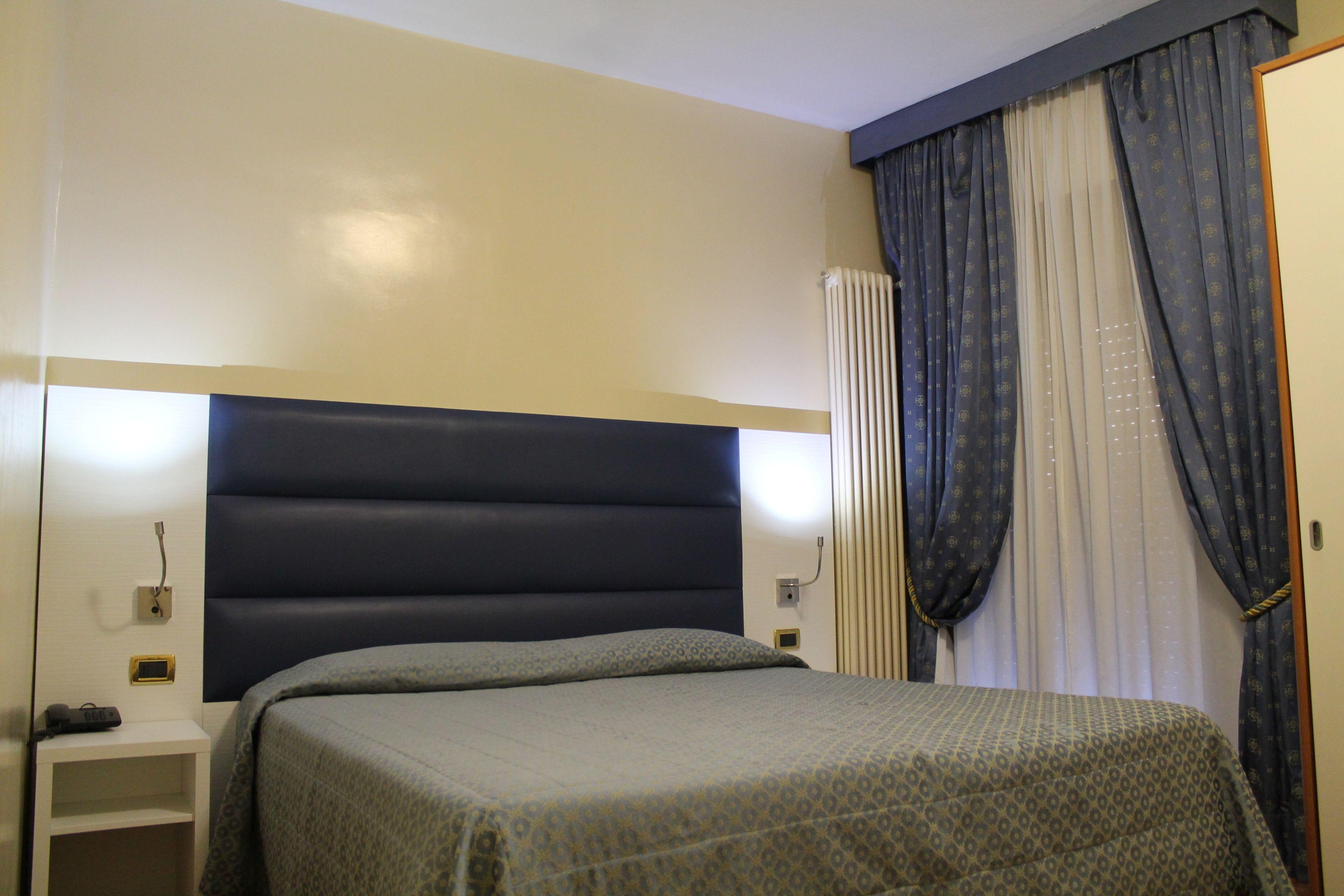 Hotel University — Zdjęcia 3